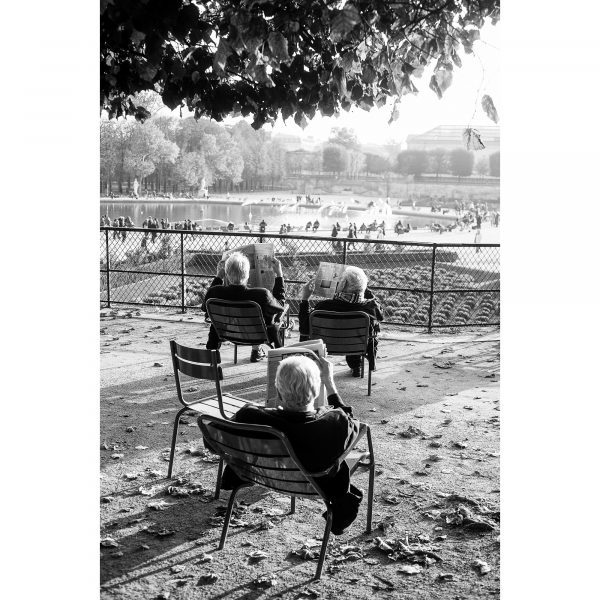 Alexis Duclos : Lecture au Jardin des Tuileries, Paris, 2012