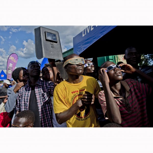 Frédéric Noy : L’éclipse, Owiny, Ouganda, 2012