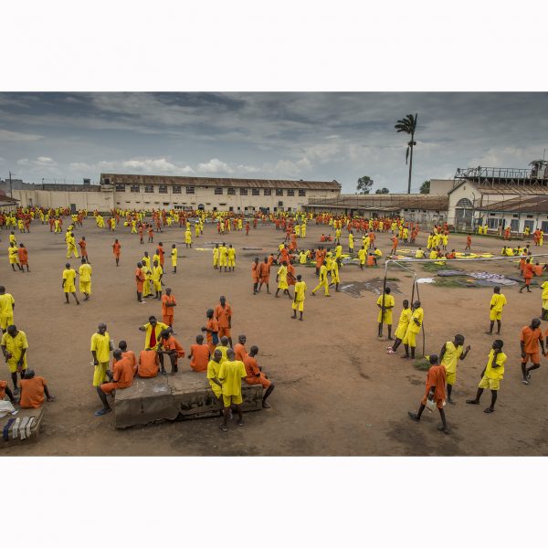Frédéric Noy : La foule détenue, Kampala, Ouganda, 2015