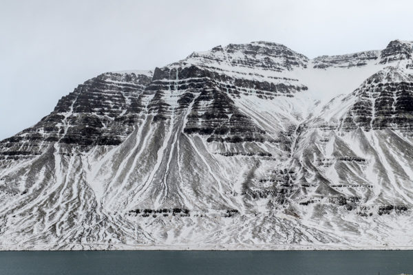 Photographie couleur de Michel Eisenlohr de paysage en Seyðisfjörður en Islande, Atelier Galerie Taylor à Paris