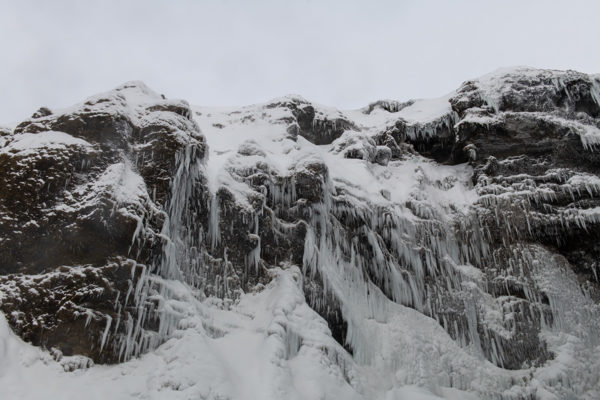 Photo couleur de paysage Skógafoss gelé en Islande de Michel Eisenlohr, Atelier Galerie Taylor