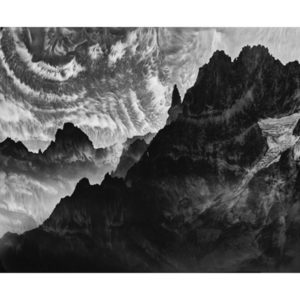 Photographie de collection noir et blanc d'Eric Bouvet d'une montagne (Galerie Taylor à Paris)