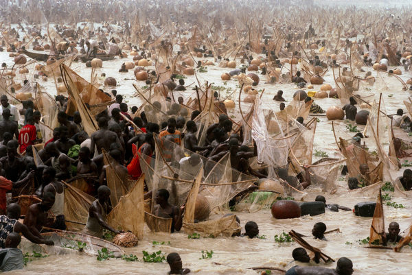 Photographie de collection représentant des pêcheurs au nigeria