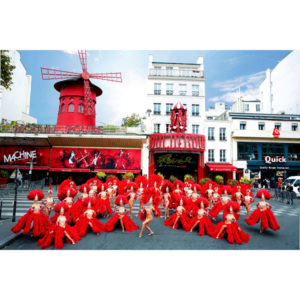 Photographie couleur de collection du moulin Rouge et ses danseuses en 2019