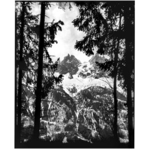 Photographie noir et blanc d'Éric Bouvet sur les aiguilles de Chamonix, Atelier Galerie Taylor