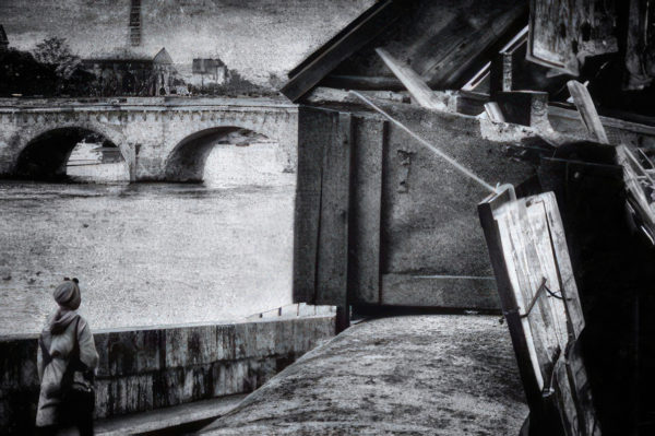 Photographie noir et blanc d'Irène Jonas sur les les quais à Paris série bouquinistes, Atelier Galerie Taylor